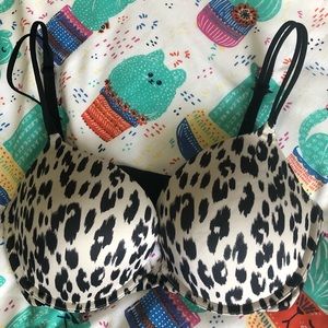 EUC VS Very Sexy Push Up Bra